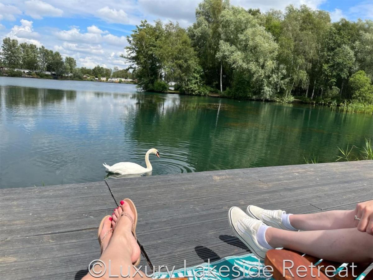 Отель Lakeside Retreat With Hot Tub & Fishing Peg At Tattershall Lakes Country Park Экстерьер фото